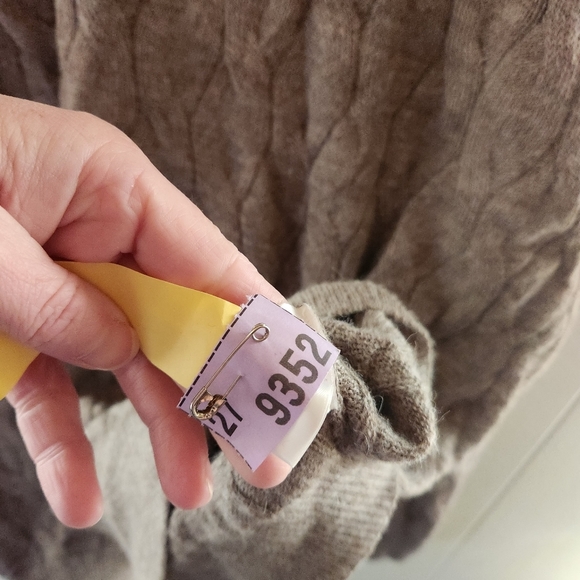 Daniel Cremieux Brown V-Neck Sweater - Picture 11 of 16